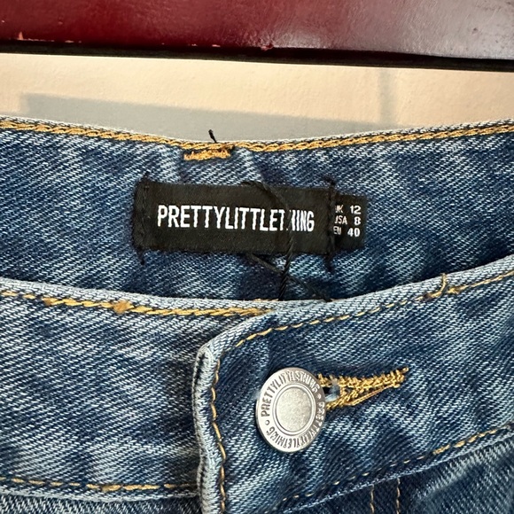 NWT Pretty Little Thing Straight Leg Jean - Picture 3 of 9